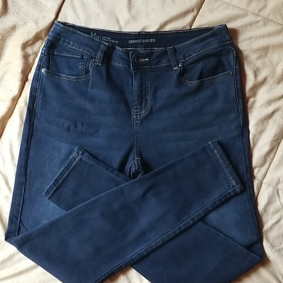 Denver Hayes Denim - Pre-loved comfy Mid rise jeans